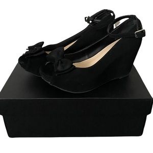 BAMBOO • BLACK SUEDE • BOW VIBES • 6